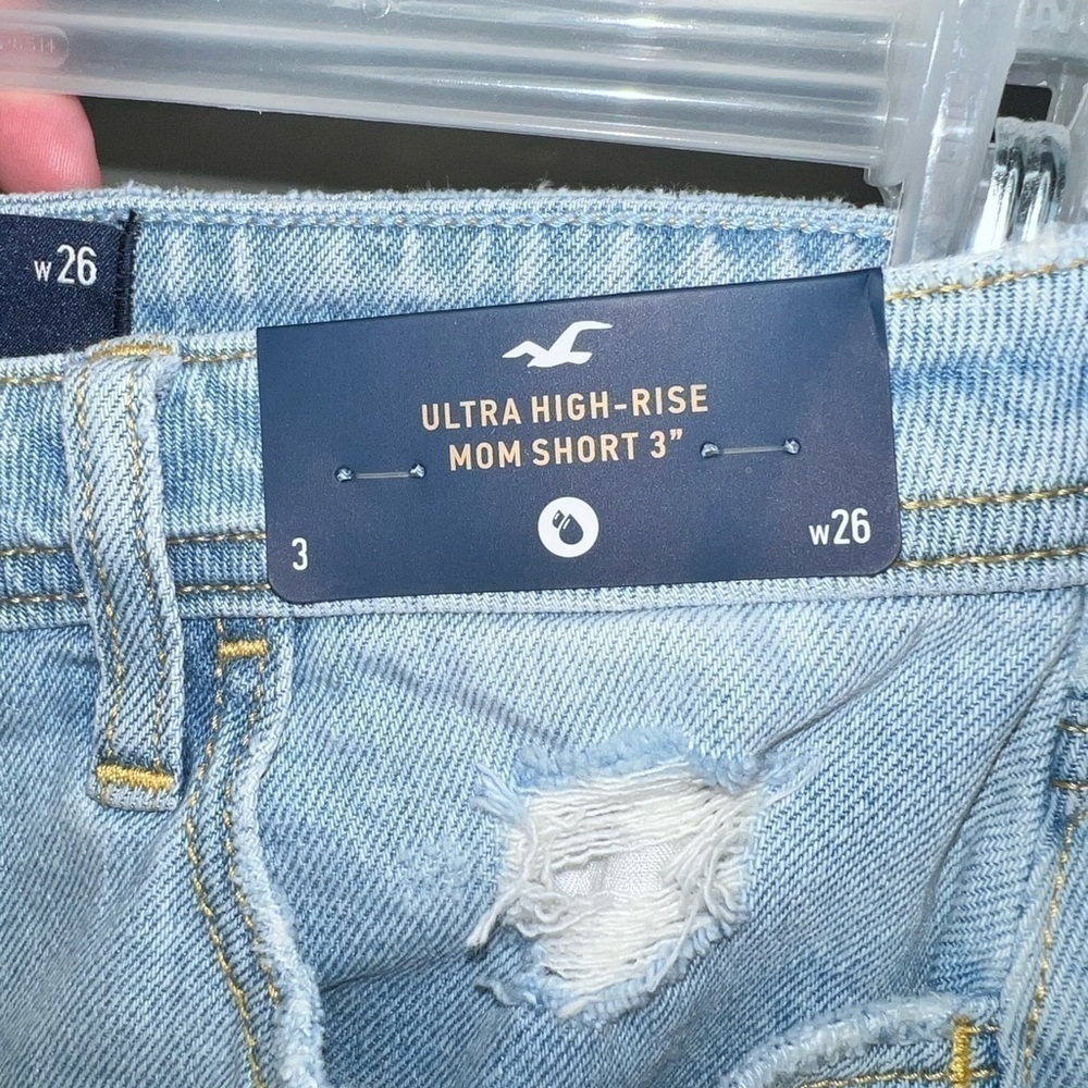 NWT Hollister Ladies Super High Rise Mom Shorts Size 26 waist 3 in inseam - Picture 2 of 5